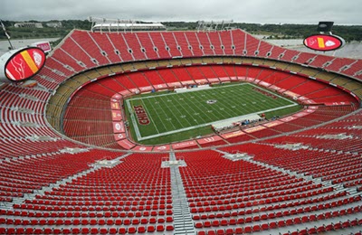 Стадион: Arrowhead Stadium (76000 мест)